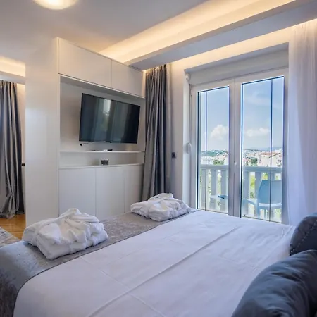 Elais Luxury Podstrana