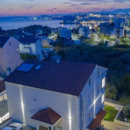 Elais Luxury Podstrana