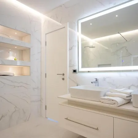 Elais Luxury