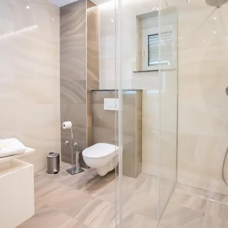 Elais Luxury Podstrana