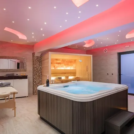 Elais Luxury
