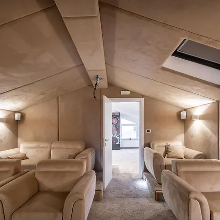 Elais Luxury