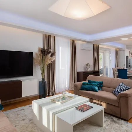 Elais Luxury Villa