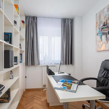 Elais Luxury Villa Podstrana